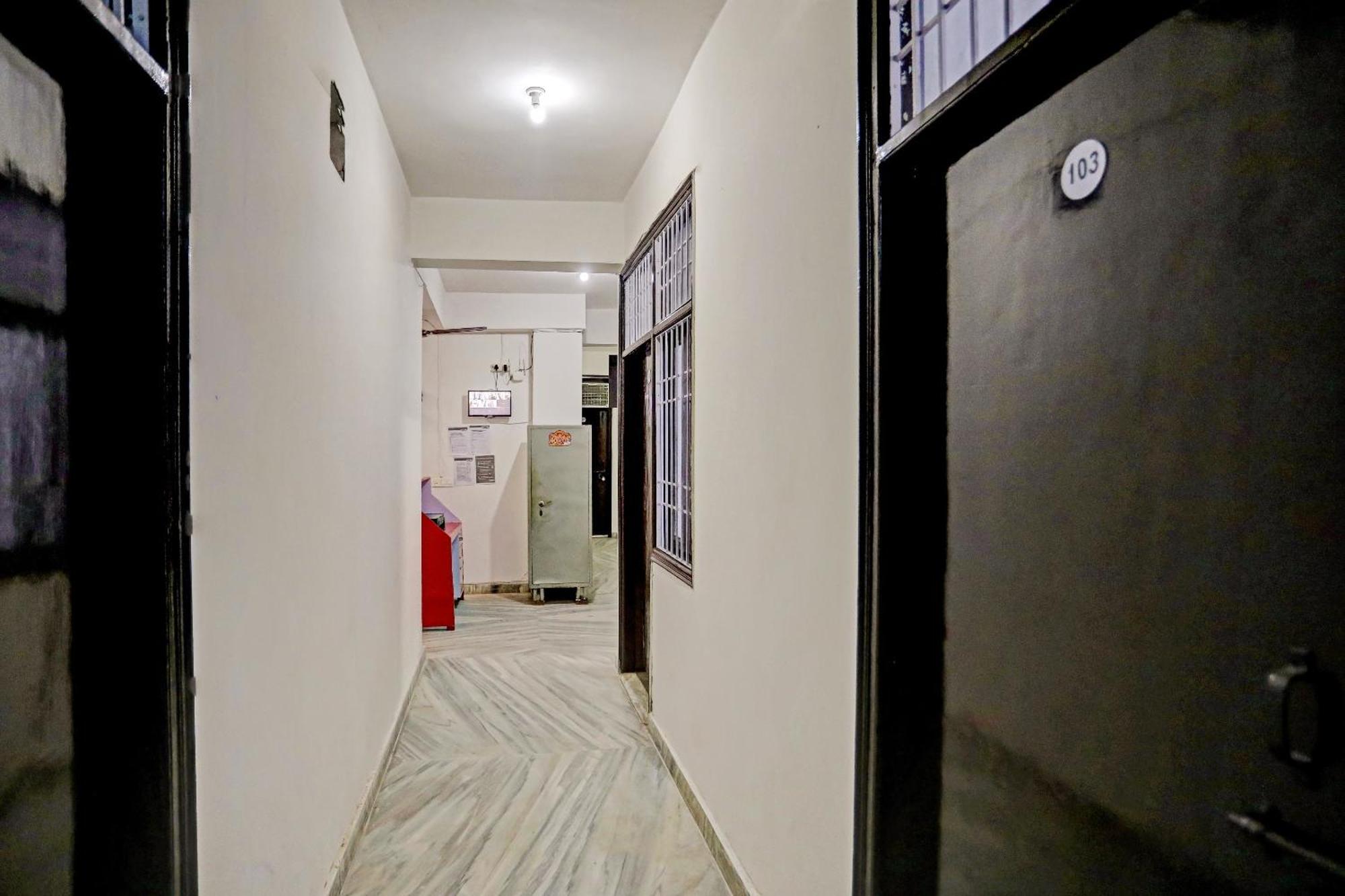 Spot On Raj Hotel Vip Near Worlds Of Wonder Kalkaji Devi Экстерьер фото